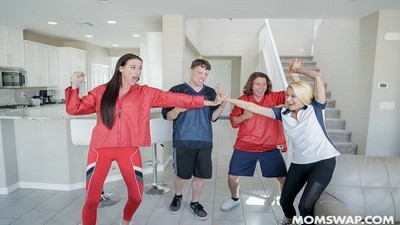 Мамки, Инцест, Блондинки, Групповуха, Sofie Marie, Cindy Crawford, Sofie Marie Cindy Crawford,