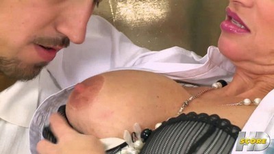 Большие сиськи,