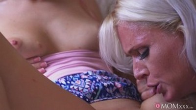 Мама и дочь, Красивый, Дома, HD качество, Kathy Anderson, Vika P, Mom XXX, SexyHub,