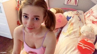 Блондинки, Мастурбирует, Молодые,