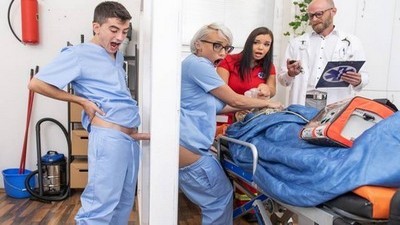 Большие сиськи, Большие жопы, Блондинки, В очках, Кончил на лицо, Кончил на сиськи, Медсестра, Наездница, Пациент, Раком,