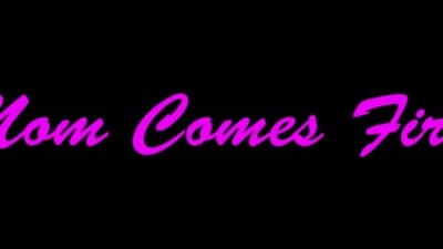 Блондинки, В одежде, Семейное, Большие сиськи, Зрелые женщины, Крупным планом, Мамки, От первого лица, Большие жопы, Большие натуральные сиськи, Мачеха,